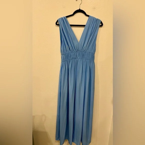 NWT Banana Republic Cascade Silk Blue Maxi Dress in size Medium